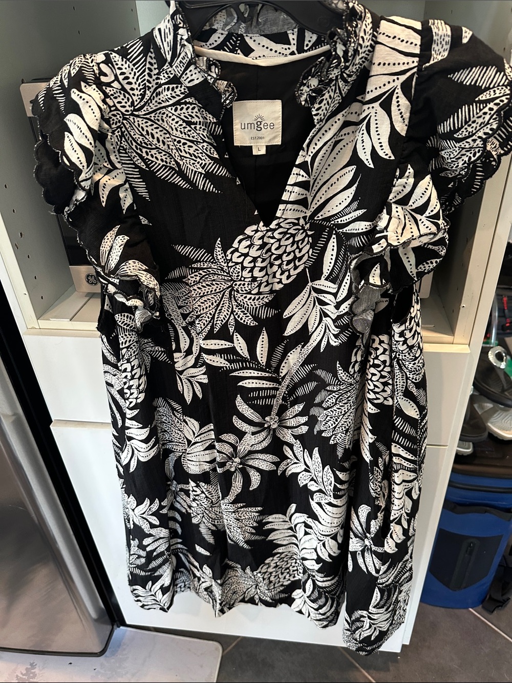 New dress knee dress or little below no flaws never worn $58 retail